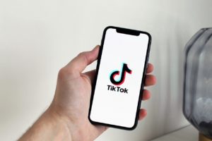 Apple et Google prévoient de supprimer TikTok